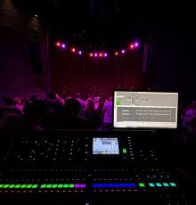 hollowood-thunderbird-light-sound-stage-crowd